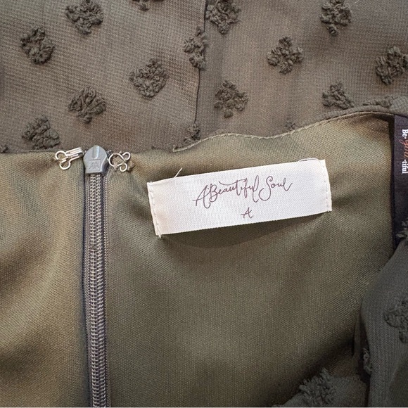 NWT, A Beautiful Soul Olive Flock Spot 3/4 Sleeve Tie Bow V-Neck, Sz 1X - Picture 13 of 15